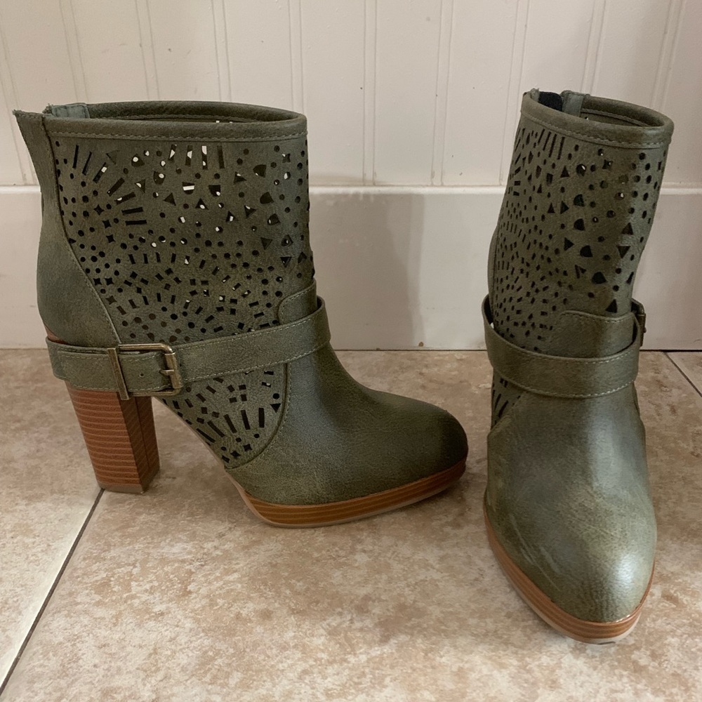 Shoedazzle fall booties
